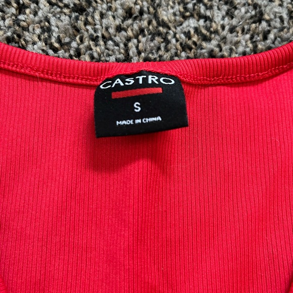 Red V Neck cropped top - Picture 2 of 2